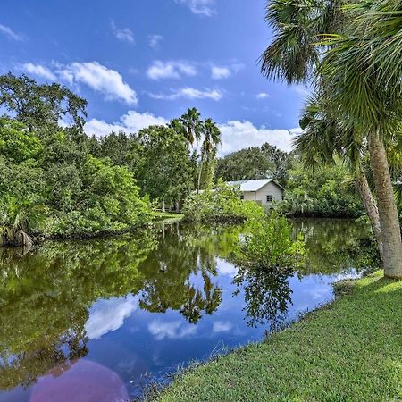 Merritt Island Home Fire Pit And Canal Access! Exteriör bild