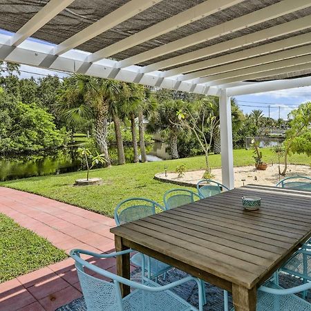 Merritt Island Home Fire Pit And Canal Access! Exteriör bild