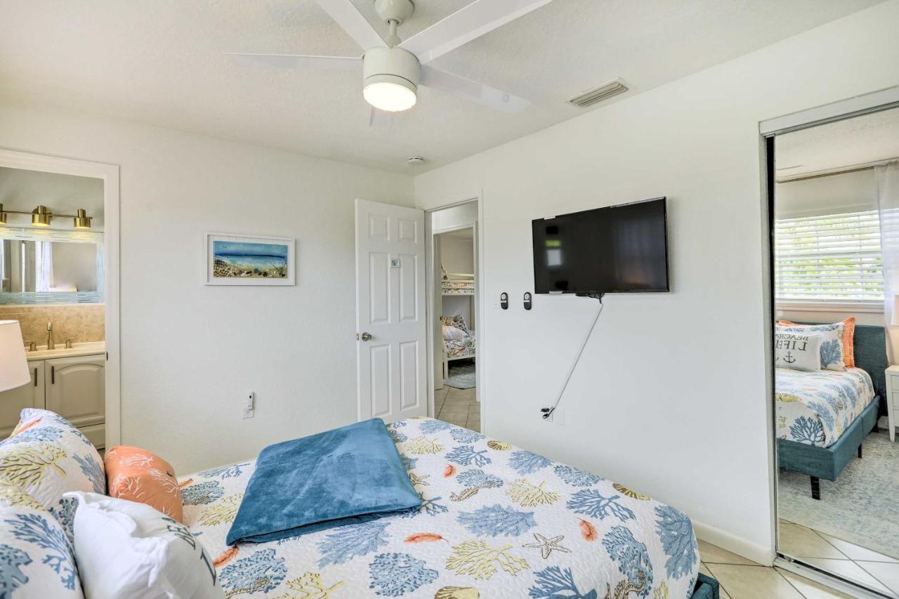 Merritt Island Home Fire Pit And Canal Access! Exteriör bild