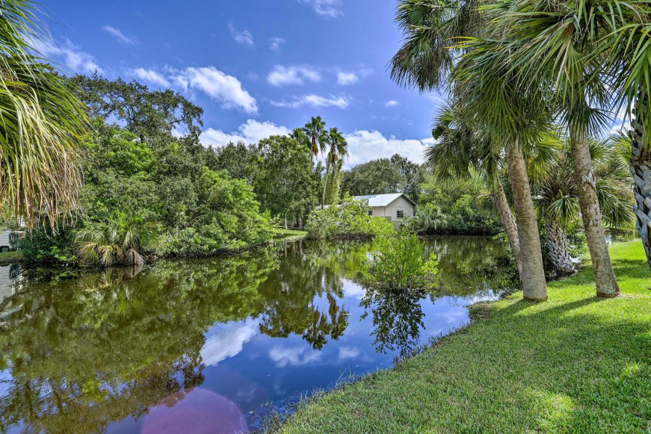 Merritt Island Home Fire Pit And Canal Access! Exteriör bild