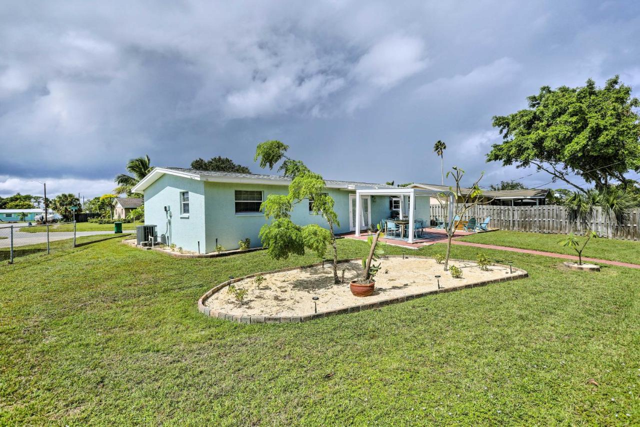 Merritt Island Home Fire Pit And Canal Access! Exteriör bild